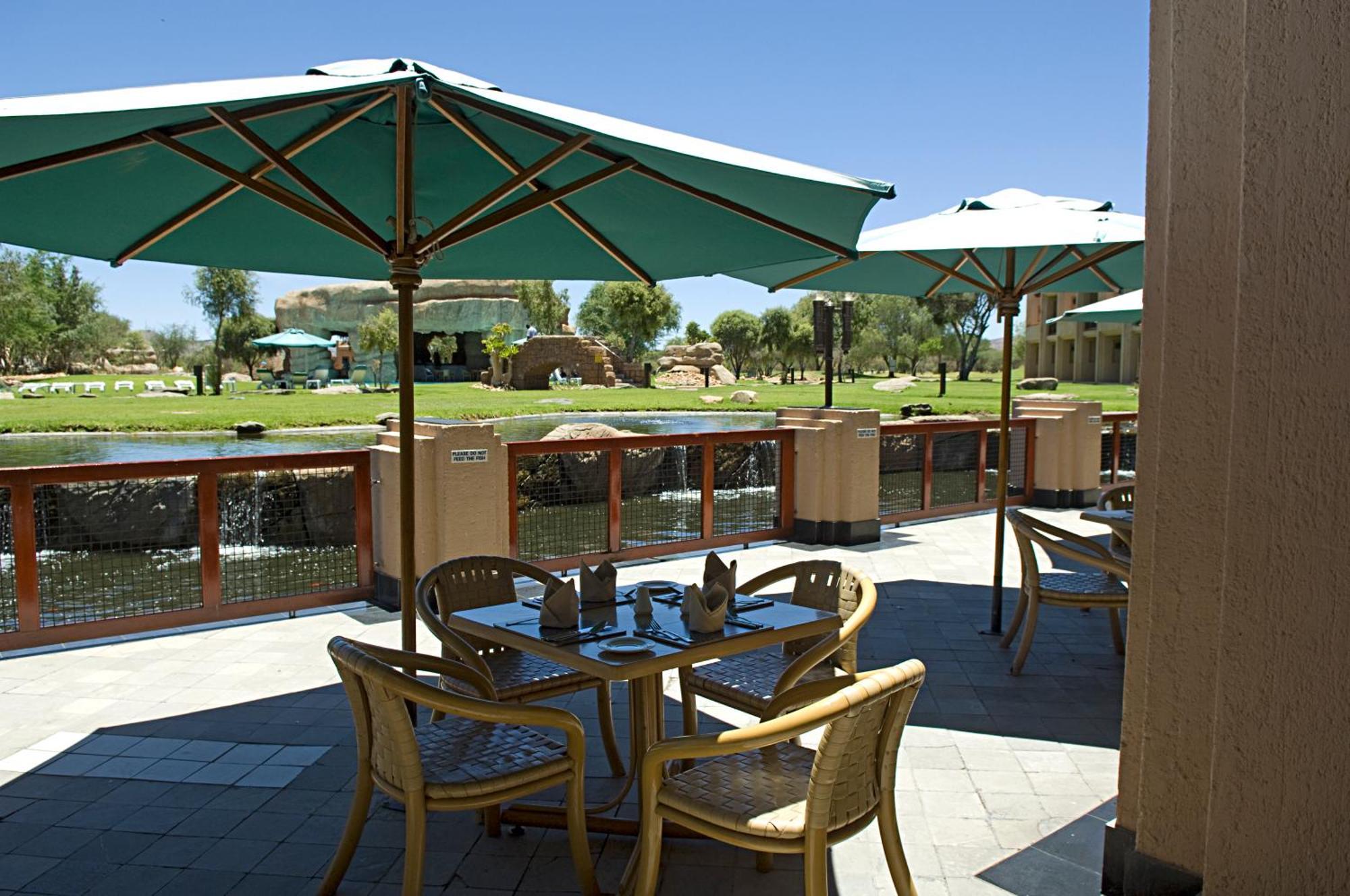 Windhoek Country Club Resort Eksteriør billede