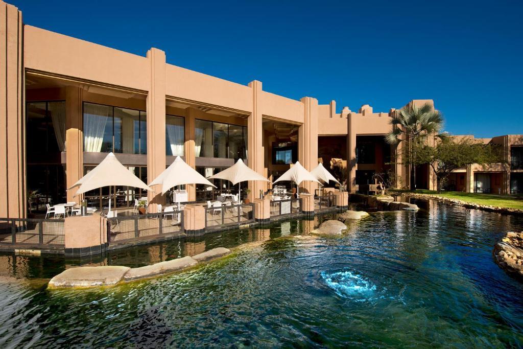 Windhoek Country Club Resort Eksteriør billede